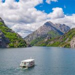 paseos-barco-embalse-riano-0